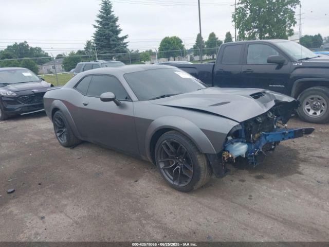  Salvage Dodge Challenger