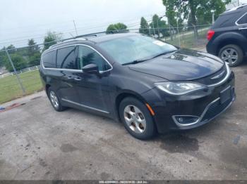  Salvage Chrysler Pacifica
