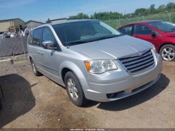  Salvage Chrysler Town & Country
