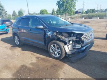  Salvage Ford Edge