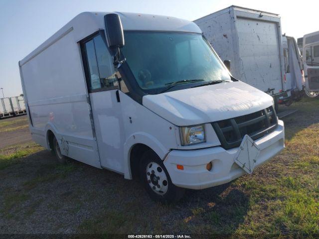  Salvage Isuzu Reach