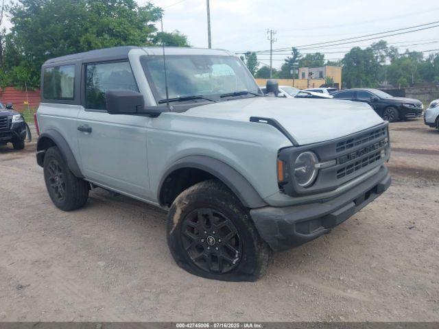  Salvage Ford Bronco
