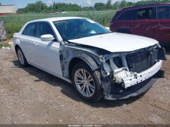  Salvage Chrysler 300