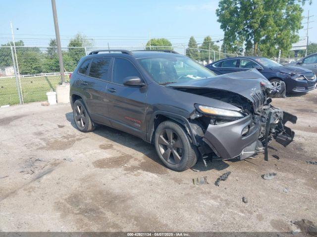  Salvage Jeep Cherokee