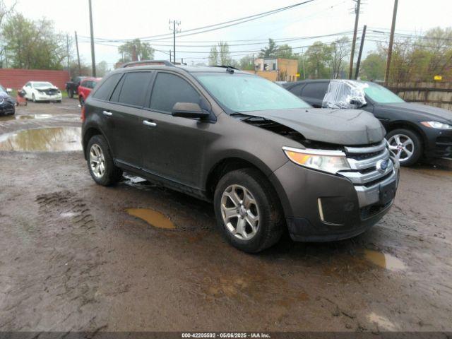  Salvage Ford Edge