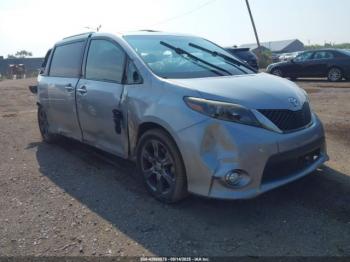  Salvage Toyota Sienna