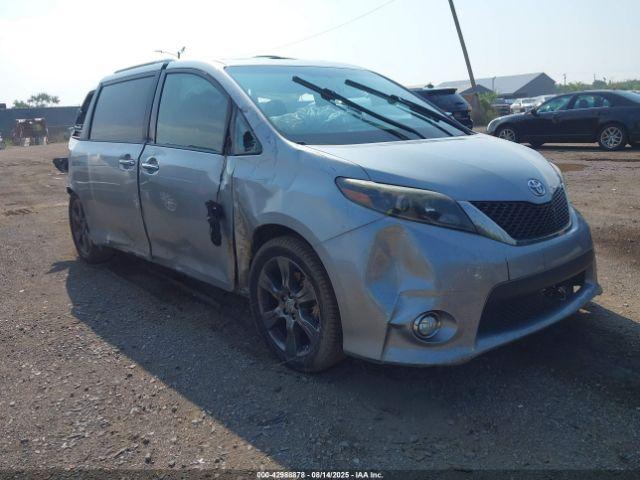  Salvage Toyota Sienna