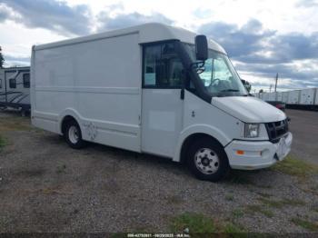  Salvage Isuzu Reach