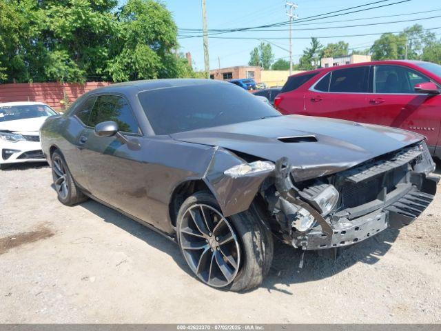  Salvage Dodge Challenger