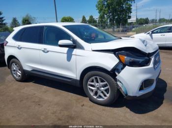  Salvage Ford Edge