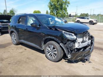  Salvage Nissan Pathfinder