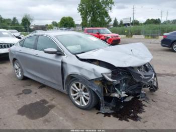  Salvage Chrysler 200