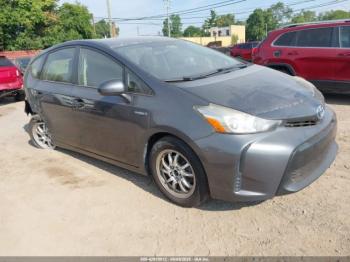  Salvage Toyota Prius v