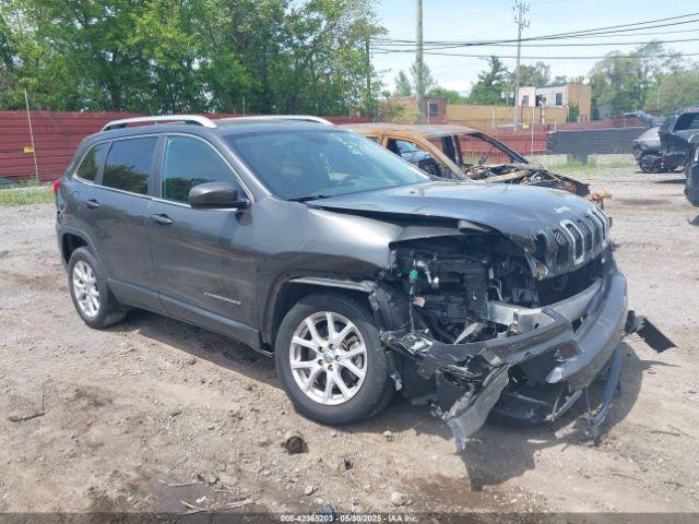  Salvage Jeep Cherokee