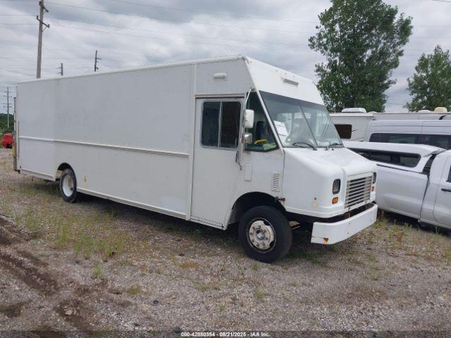  Salvage Freightliner Chassis