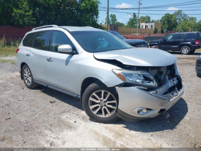  Salvage Nissan Pathfinder