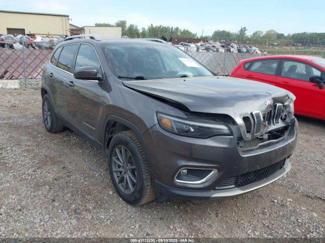  Salvage Jeep Cherokee