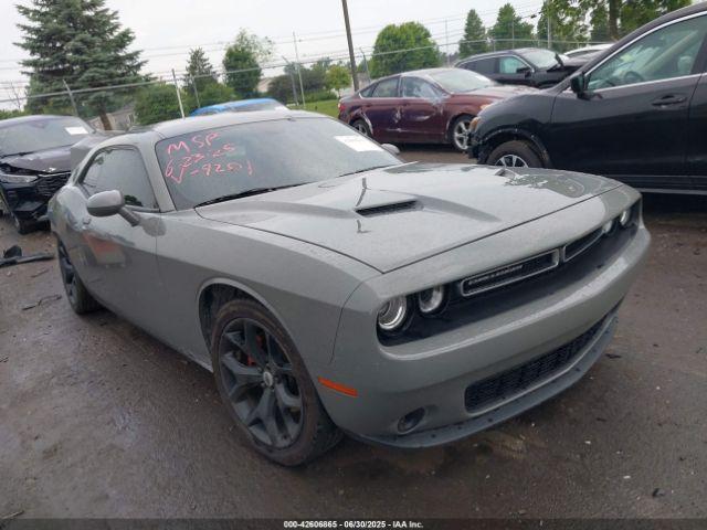  Salvage Dodge Challenger