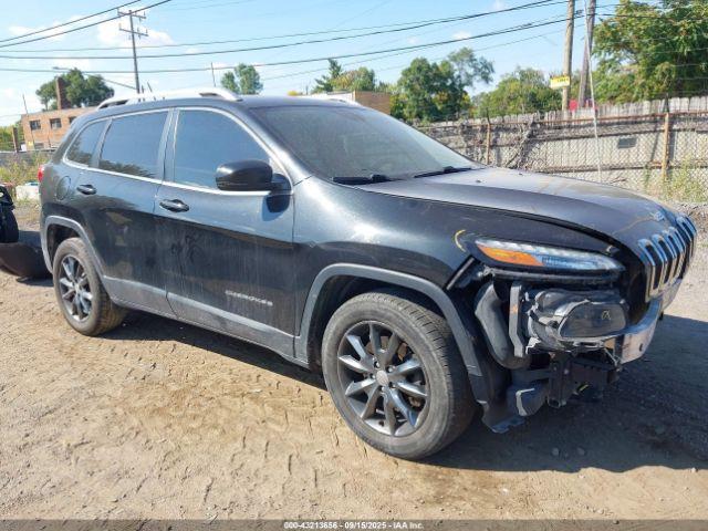  Salvage Jeep Cherokee