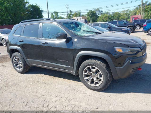  Salvage Jeep Cherokee