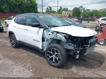  Salvage Jeep Compass