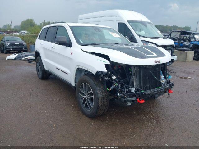  Salvage Jeep Grand Cherokee