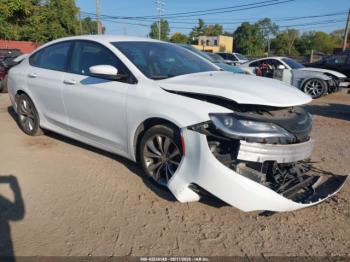  Salvage Chrysler 200