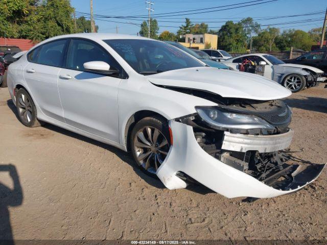  Salvage Chrysler 200