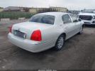 Lincoln Towncar Signature Limited Image 2