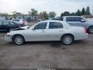 Lincoln Towncar Signature Limited Image 14