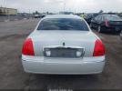 Lincoln Towncar Signature Limited Image 15