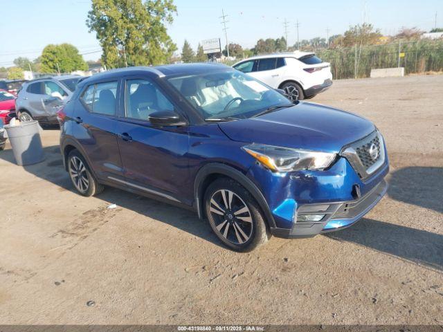  Salvage Nissan Kicks