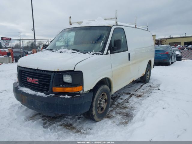 GMC Savana Work Van Image 3