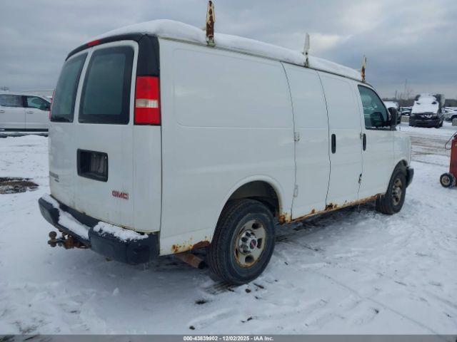 GMC Savana Work Van Image 5