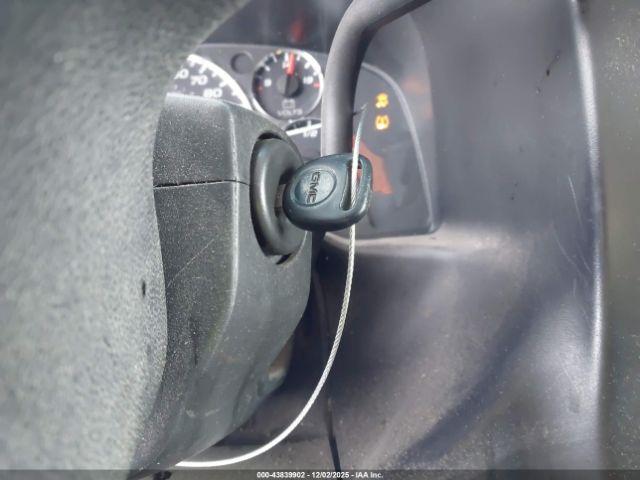 GMC Savana Work Van Image 8