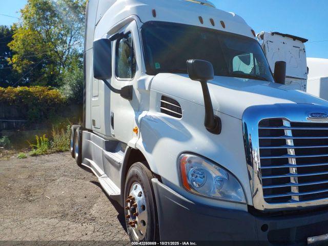  Salvage Freightliner Cascadia 113