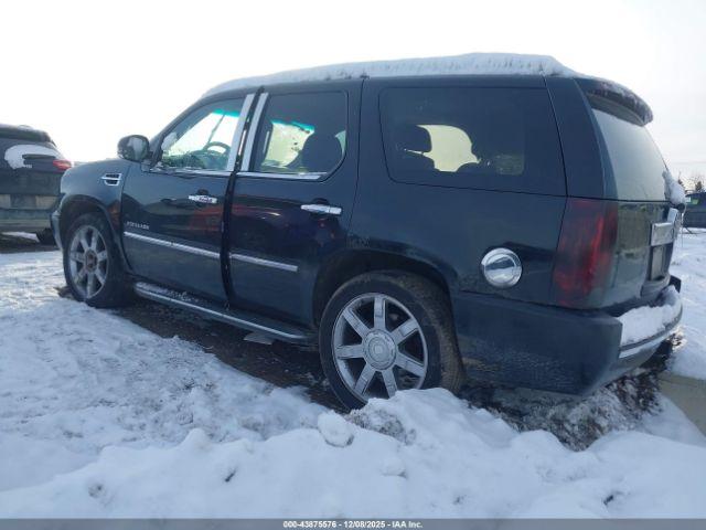 Cadillac Escalade Standard Image 5