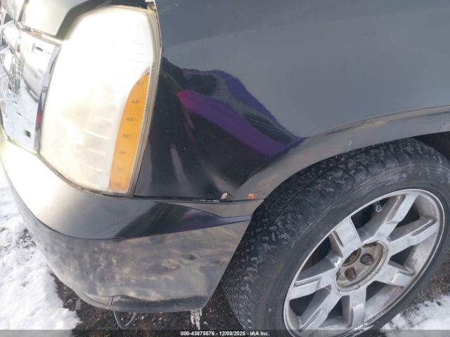 Cadillac Escalade Standard Image 3