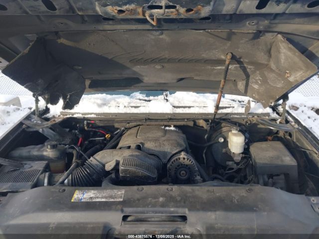 Cadillac Escalade Standard Image 12