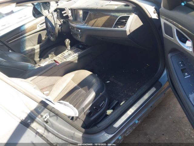 Hyundai Genesis 3.8 Image 3