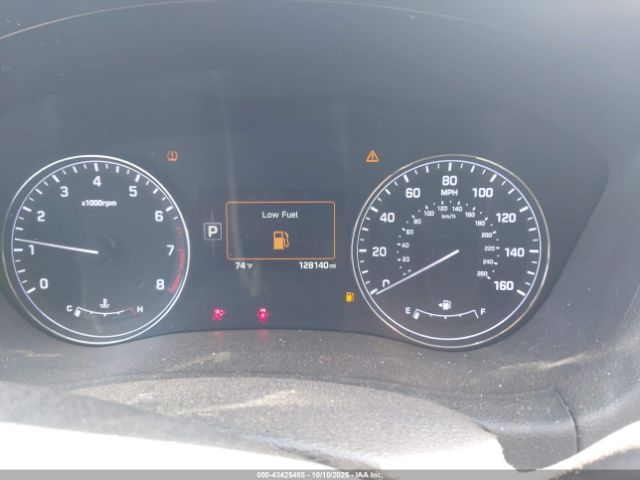 Hyundai Genesis 3.8 Image 10