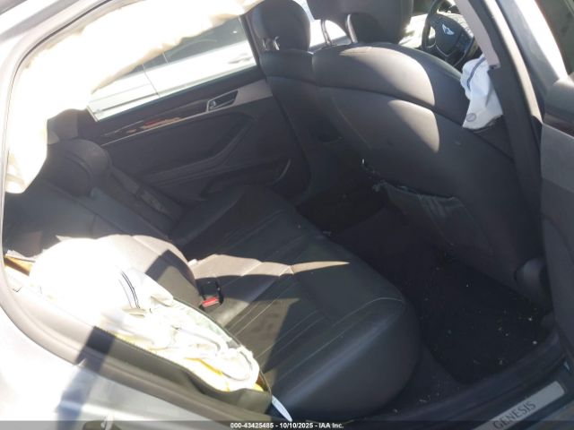 Hyundai Genesis 3.8 Image 8