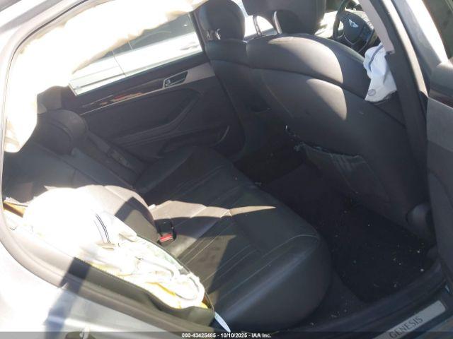 Hyundai Genesis 3.8 Image 8