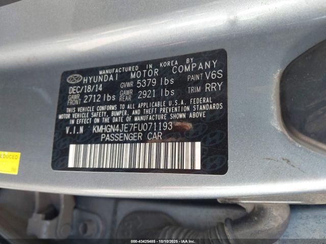 Hyundai Genesis 3.8 Image 9