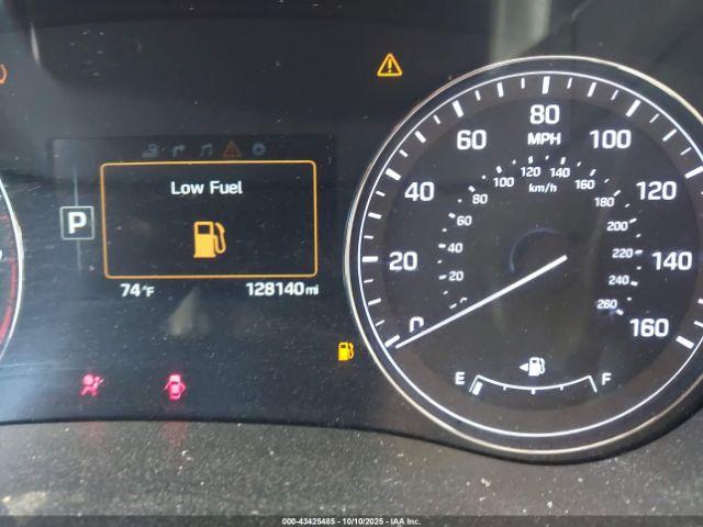 Hyundai Genesis 3.8 Image 16