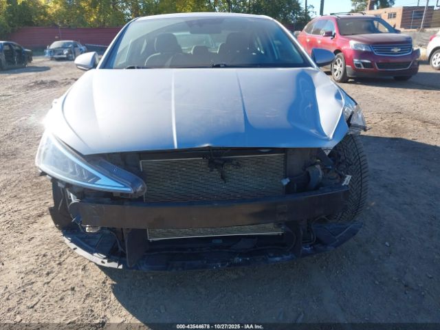 Hyundai ELANTRA Sel Image 11