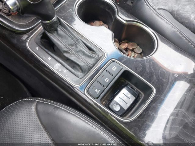 Kia Sorento Limited V6 Image 8