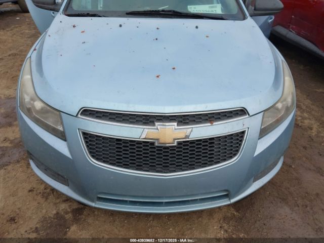 Chevrolet Cruze Ls Image 2