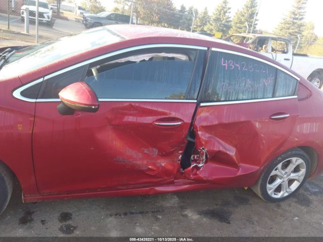 Chevrolet Cruze Premier Auto Image 14