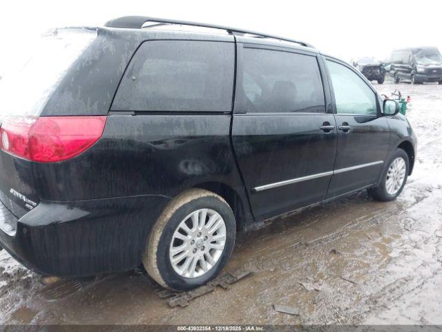 Toyota Sienna Limited Image 9